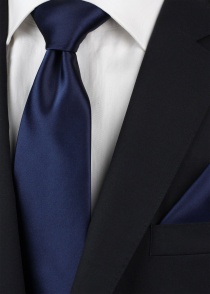Elegante, einfarbige Krawatte in navyblau