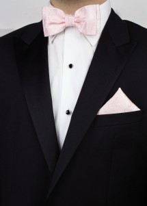 Fliege und Einstecktuch aus Set Paisley Rosé